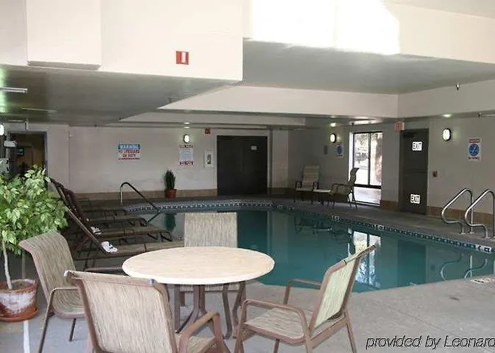 Country & By Radisson - East Route 66