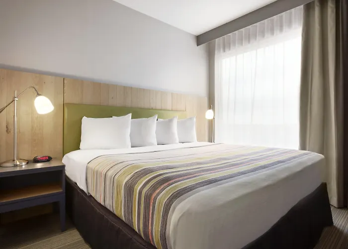 Country & By Radisson - East Route 66
