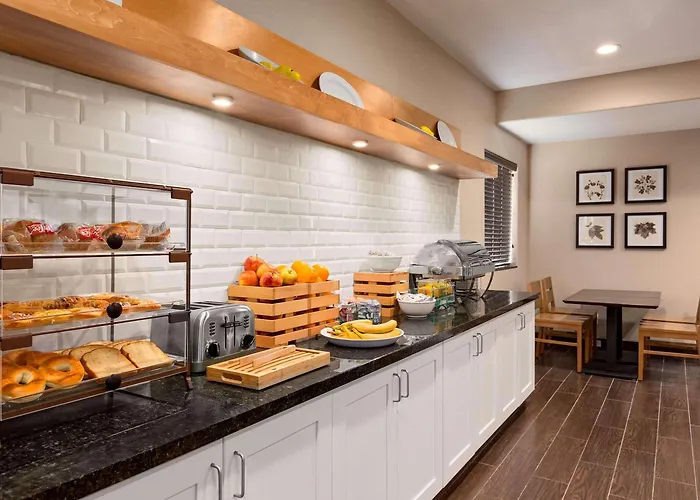 Country & By Radisson - East Route 66 Hotel 4*