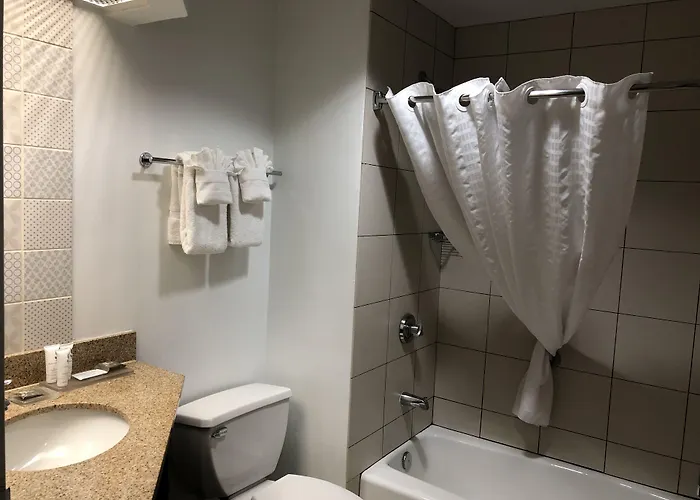 Hotel Country & By Radisson - East Route 66 4*