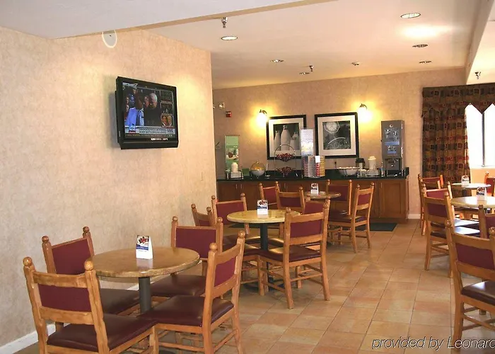 Country & By Radisson - East Route 66