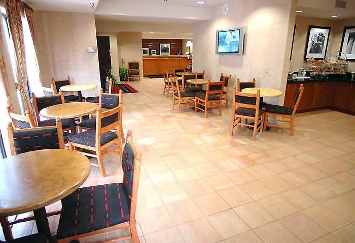 Hotel Country & By Radisson - East Route 66 4*