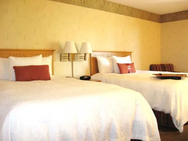 Country & By Radisson - East Route 66
