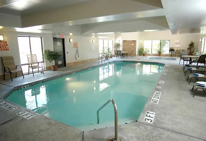 Country & By Radisson - East Route 66 Hotel 4*