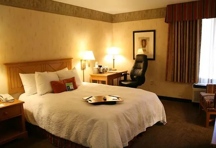 Country & By Radisson - East Route 66 4*
